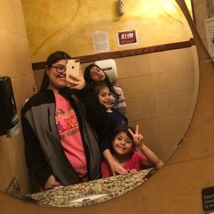 Meet your Posher, Andrea